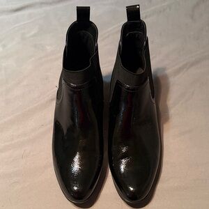 AEROSOLES Glossy Black Ankle Boots